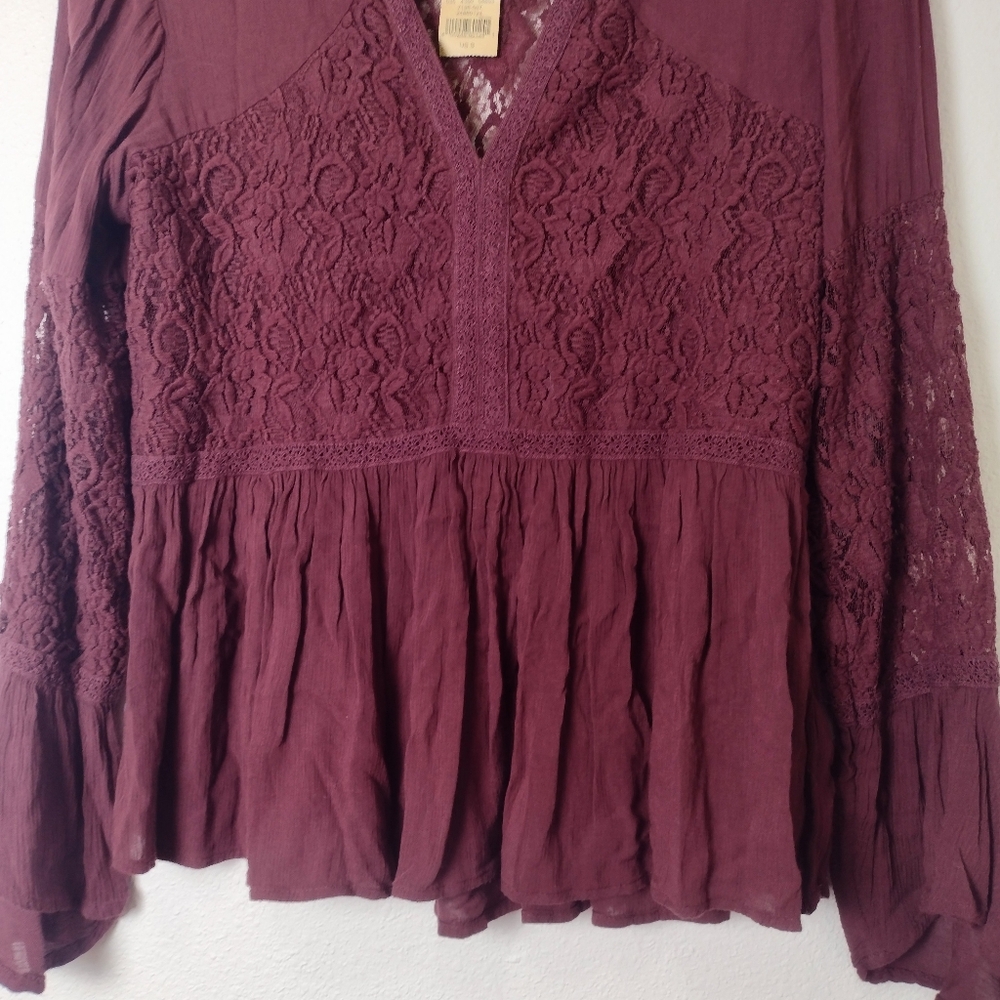 American Eagle Sheer Lace Panel Bell Sleeve V-Neck Flowy Peplum Blouse Wine Red - Picture 5 of 15